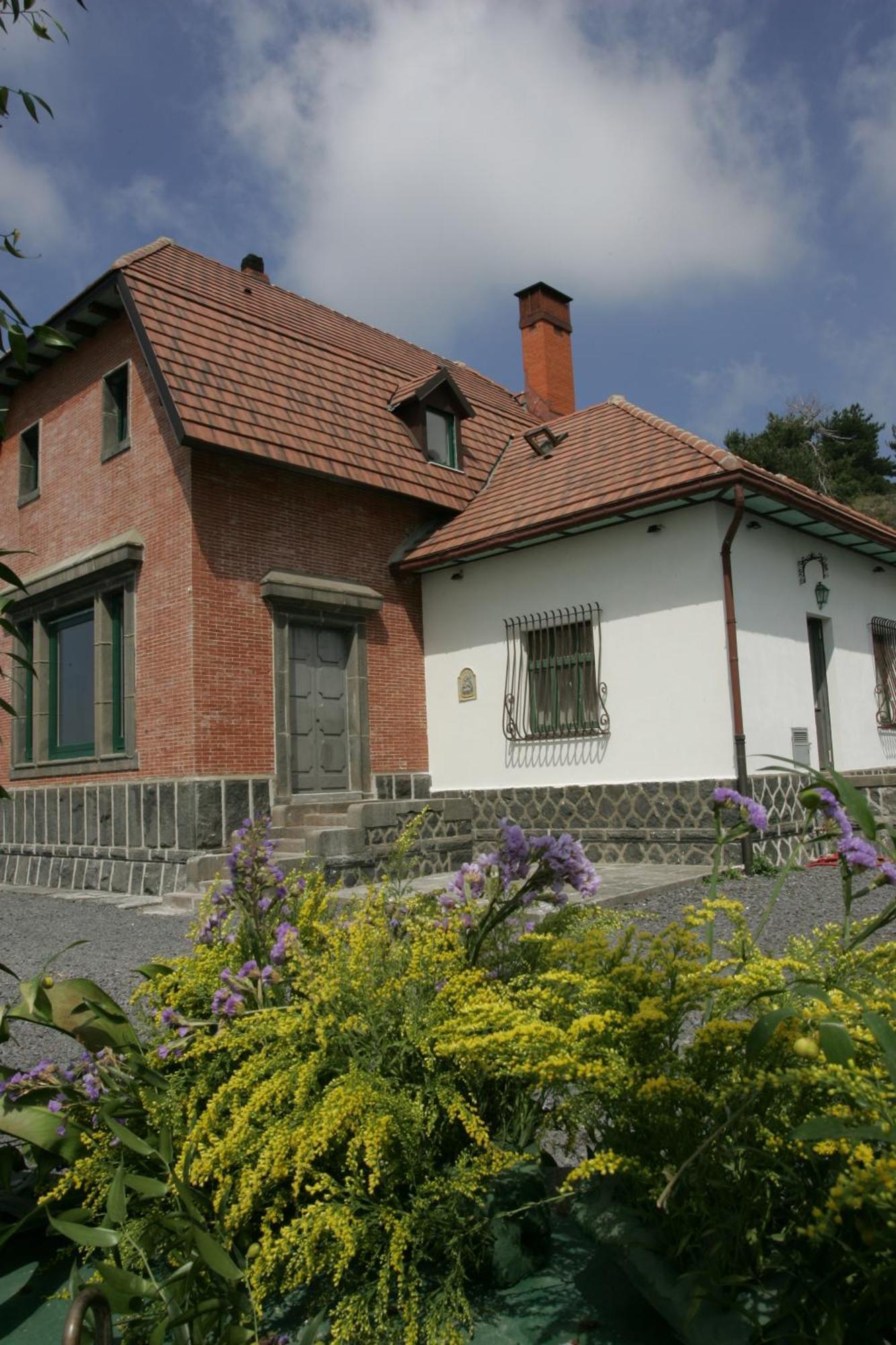 Hotel Villa Dorata Nicolosi Exterior foto